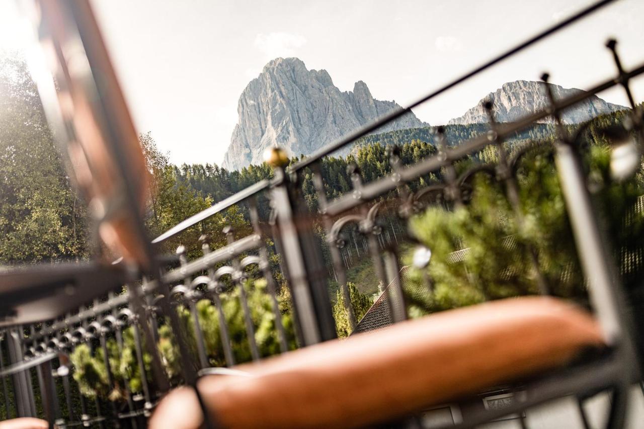 Boutique & Fashion Hotel Maciaconi - Gardenahotels Santa Cristina Val Gardena Exterior photo
